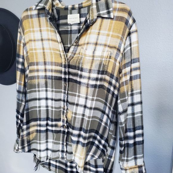 American Eagle oversize yellow green flannel - Picture 2 of 5